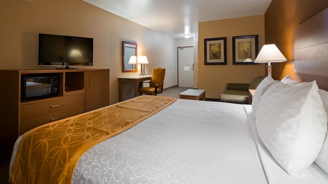Best Western Of Long Beach Exterior photo