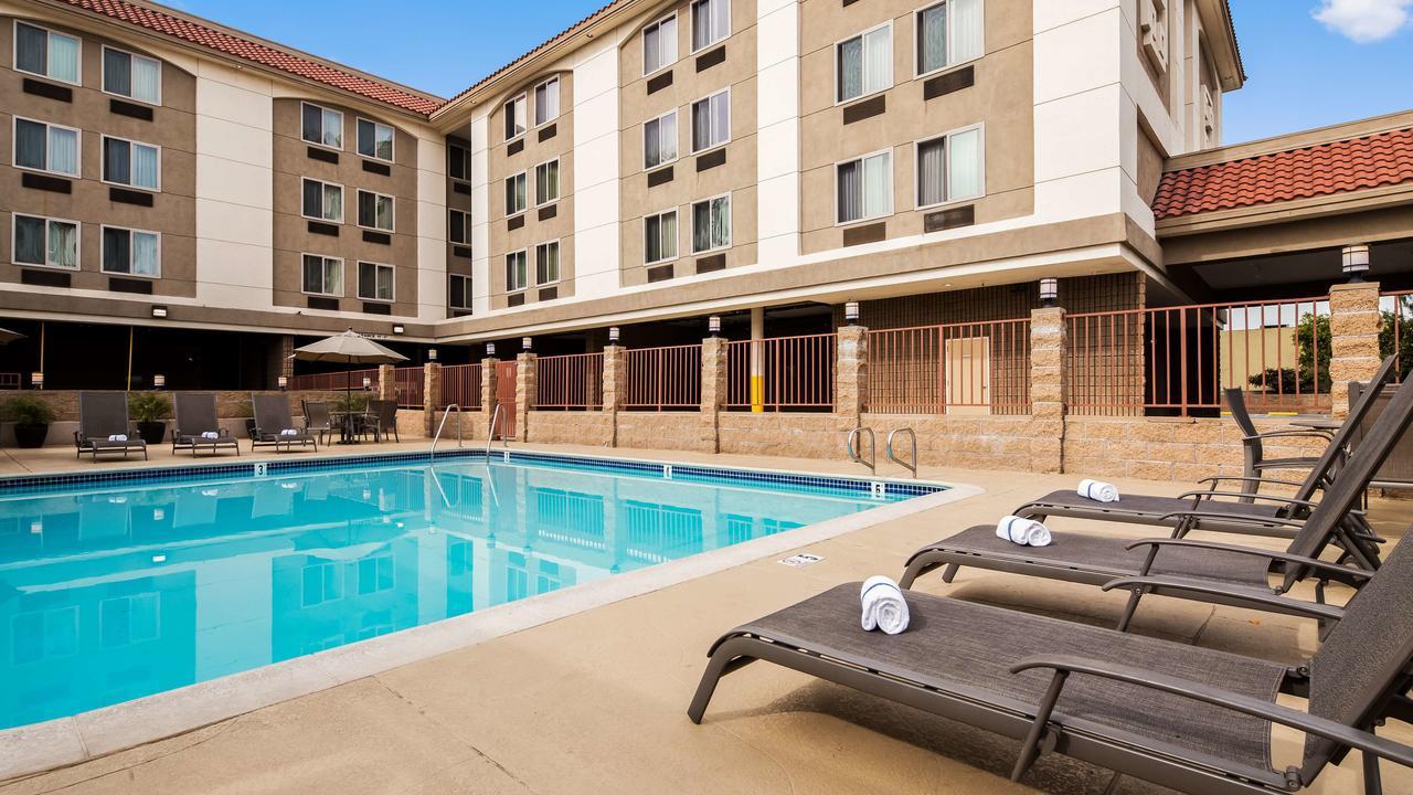 Best Western Of Long Beach Exterior photo
