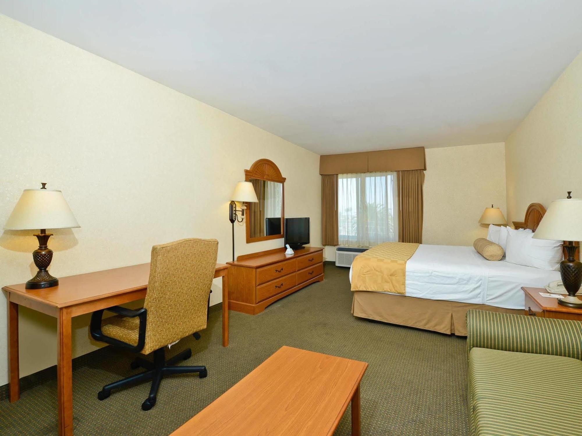 Best Western Of Long Beach Exterior photo