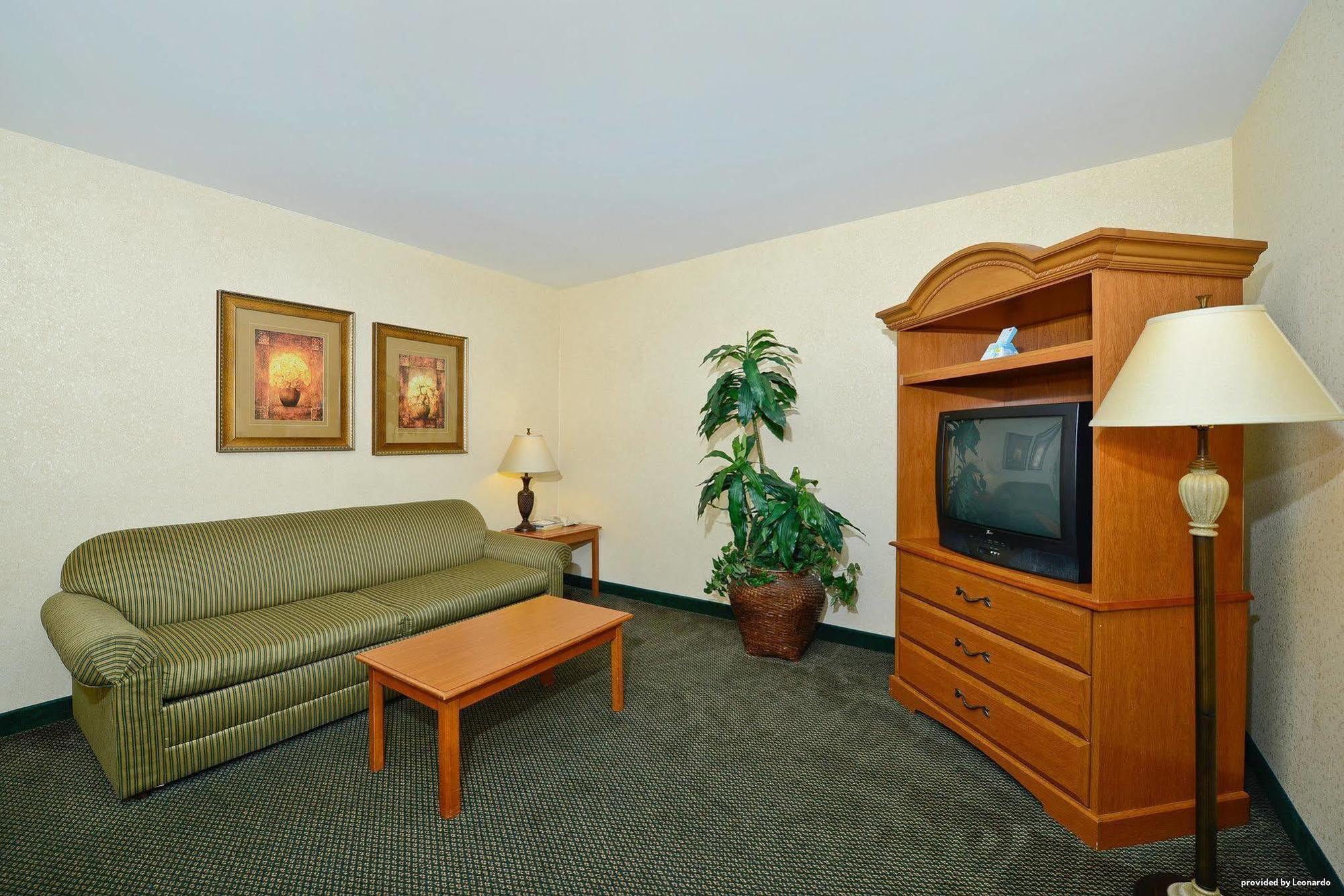 Best Western Of Long Beach Room photo