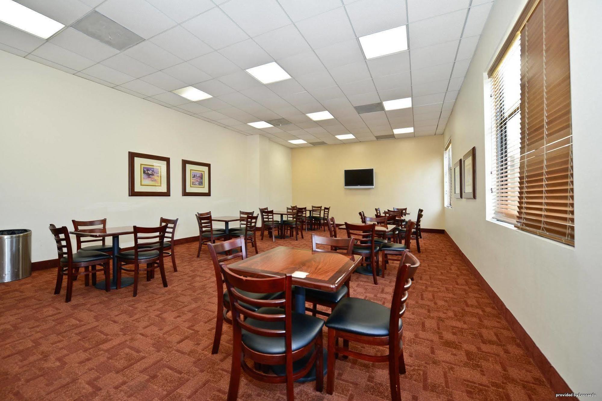 Best Western Of Long Beach Exterior photo