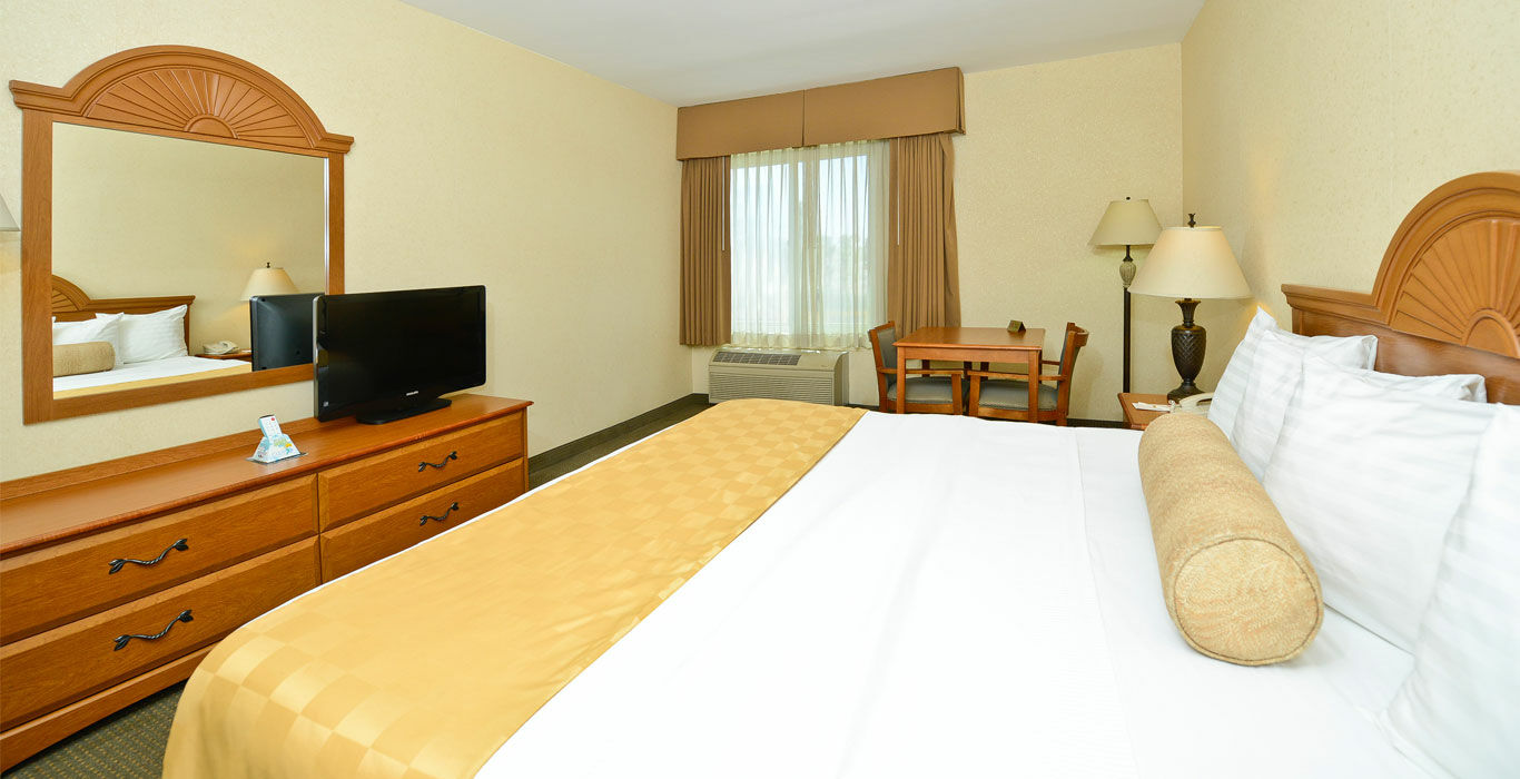 Best Western Of Long Beach Exterior photo