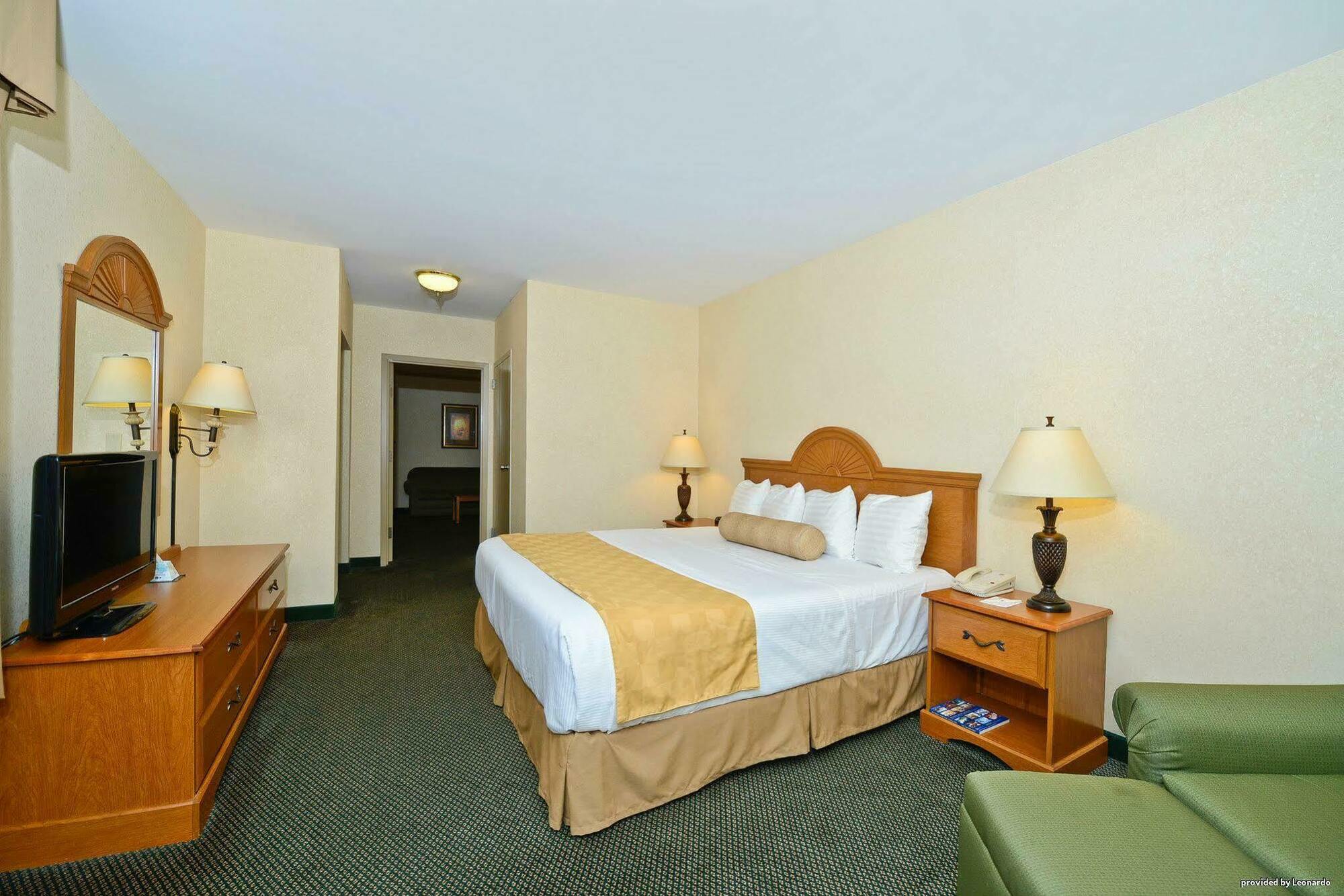 Best Western Of Long Beach Exterior photo