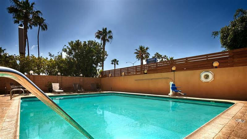 Best Western Of Long Beach Exterior photo