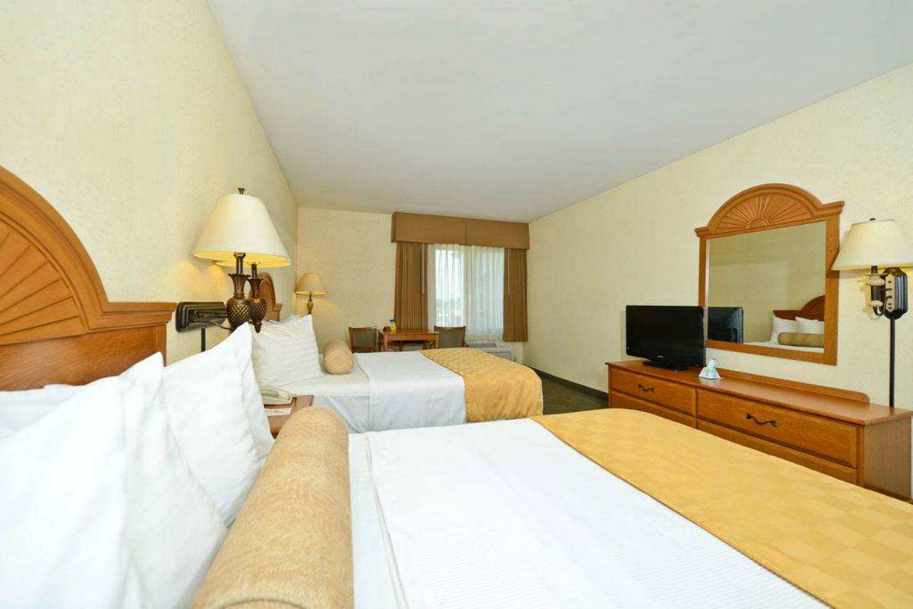 Best Western Of Long Beach Exterior photo