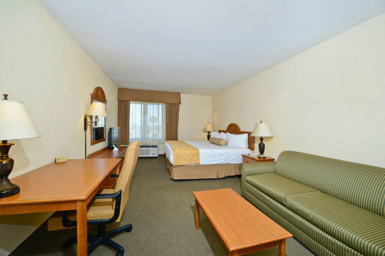 Best Western Of Long Beach Exterior photo